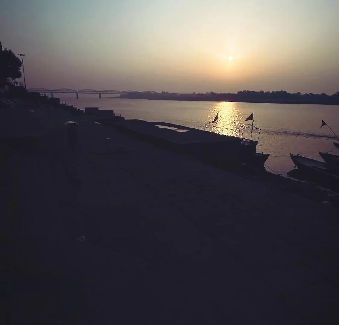 Tandon Lodge On The Ganga Ghat Homestay Bénarès